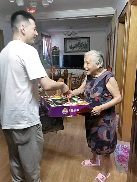 浙農(nóng)實業(yè)寧波項目組織開展&ldquo;八一&rdquo;擁軍慰問活動