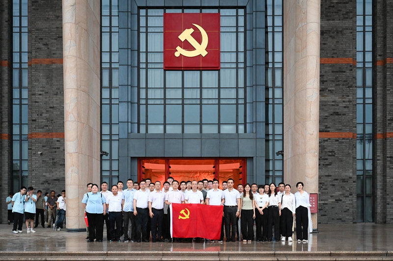 集團(tuán)第一黨支部與浙農(nóng)茂陽黨支部聯(lián)合開展&ldquo;追溯紅色記憶 踐行紅船精神&rdquo;主題黨日活動